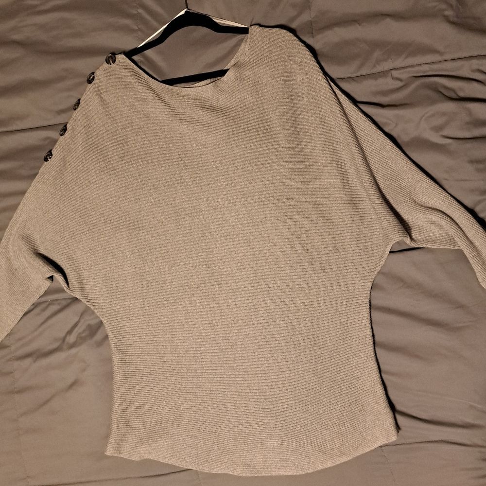 Vince Camuto Gray Ribbed Knit Button Accent Boat Neck Pullover Sweater - Picture 2 of 8